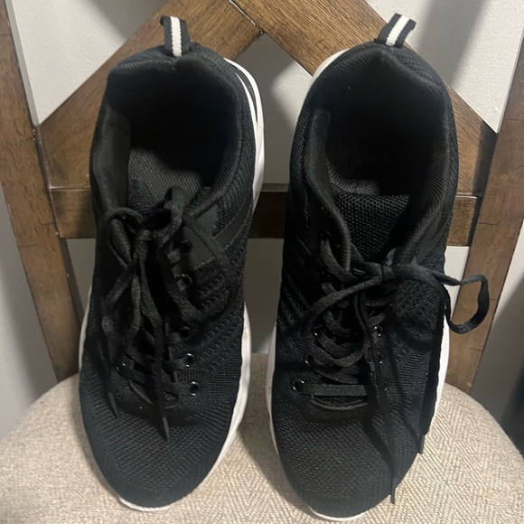Men black sneakers /size 9 - Picture 5 of 10